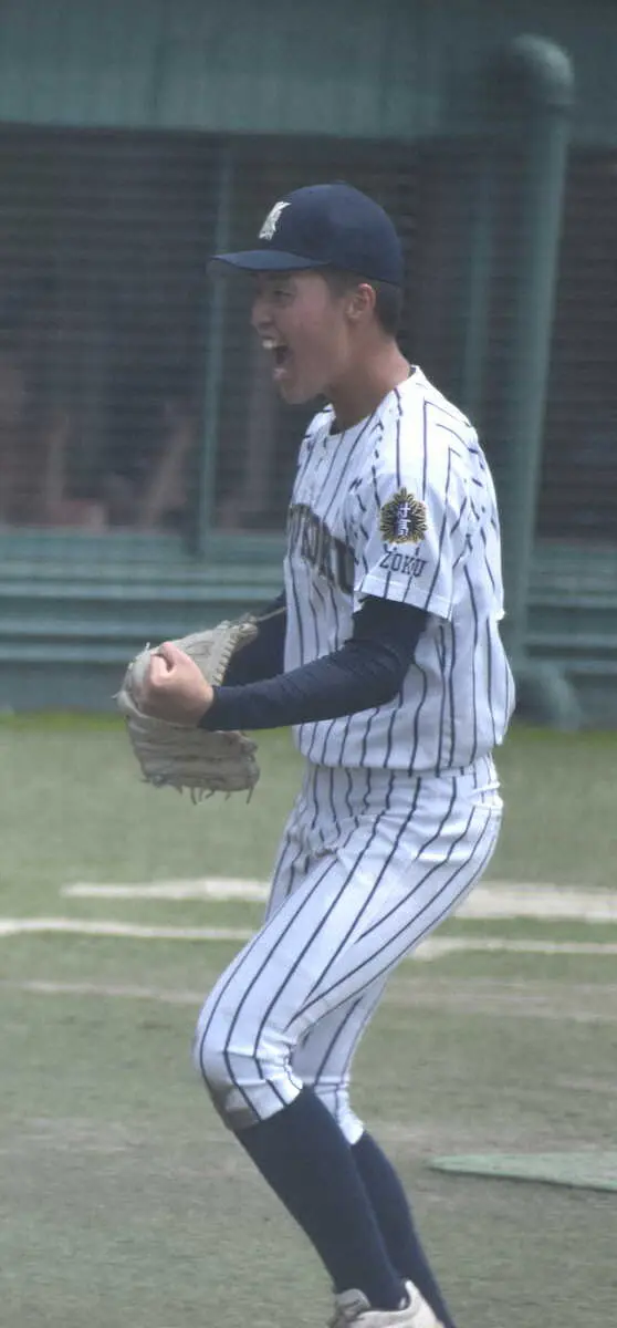 【画像・写真】【高校野球】3連覇目指す九州国際大付が8強入り　エースで主将の田端はピンチで幼なじみ斬り