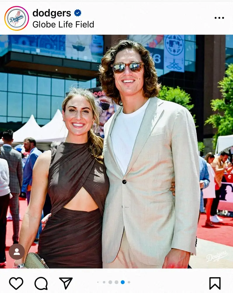 【画像・写真】「王子」ことグラスノーが白スーツで彼女とレッドカーペット登場　美男美女に「かっこよ！」「眩しいぞ」