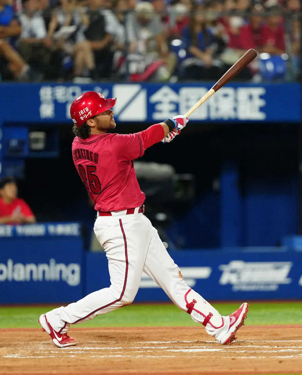 【画像・写真】お待たせ！広島の新助っ人・シャイナーが決勝の来日1号3ラン　好投の先発・森下に7勝目プレゼント