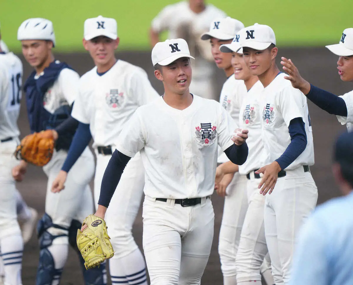 【画像・写真】日大三・谷亀　投打で躍動！3失点完投＆一挙6点の口火打　逆転勝ち演出