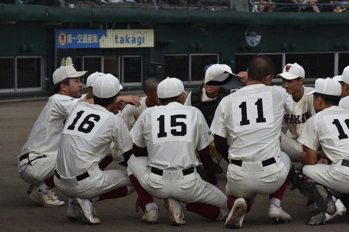 【画像・写真】創部6年目の福岡大若葉はベスト4で涙　土井監督「マンガのような奇跡をやってくれた」ナインねぎらう