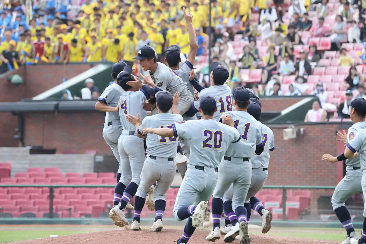 【画像・写真】【高校野球】聖和学園・三浦主将「歴史作れた」初の甲子園に感無量　仙台育英に2年前決勝の「リベンジ」