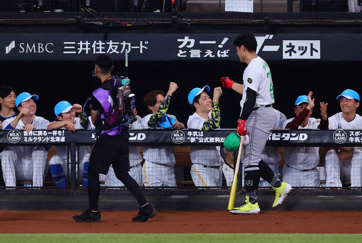 【画像・写真】【球宴】昨年覇者の貫禄！　巨人・岡本和真が本塁打競争第1試合で万波を下す