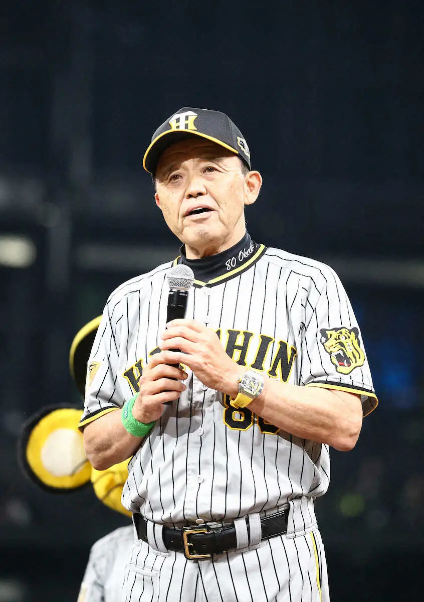 【画像・写真】【全セ・岡田監督語録】虎将「丸せえ言うてたから、新井と（三浦が）」丸の本塁打で歓喜の「丸ポーズ」