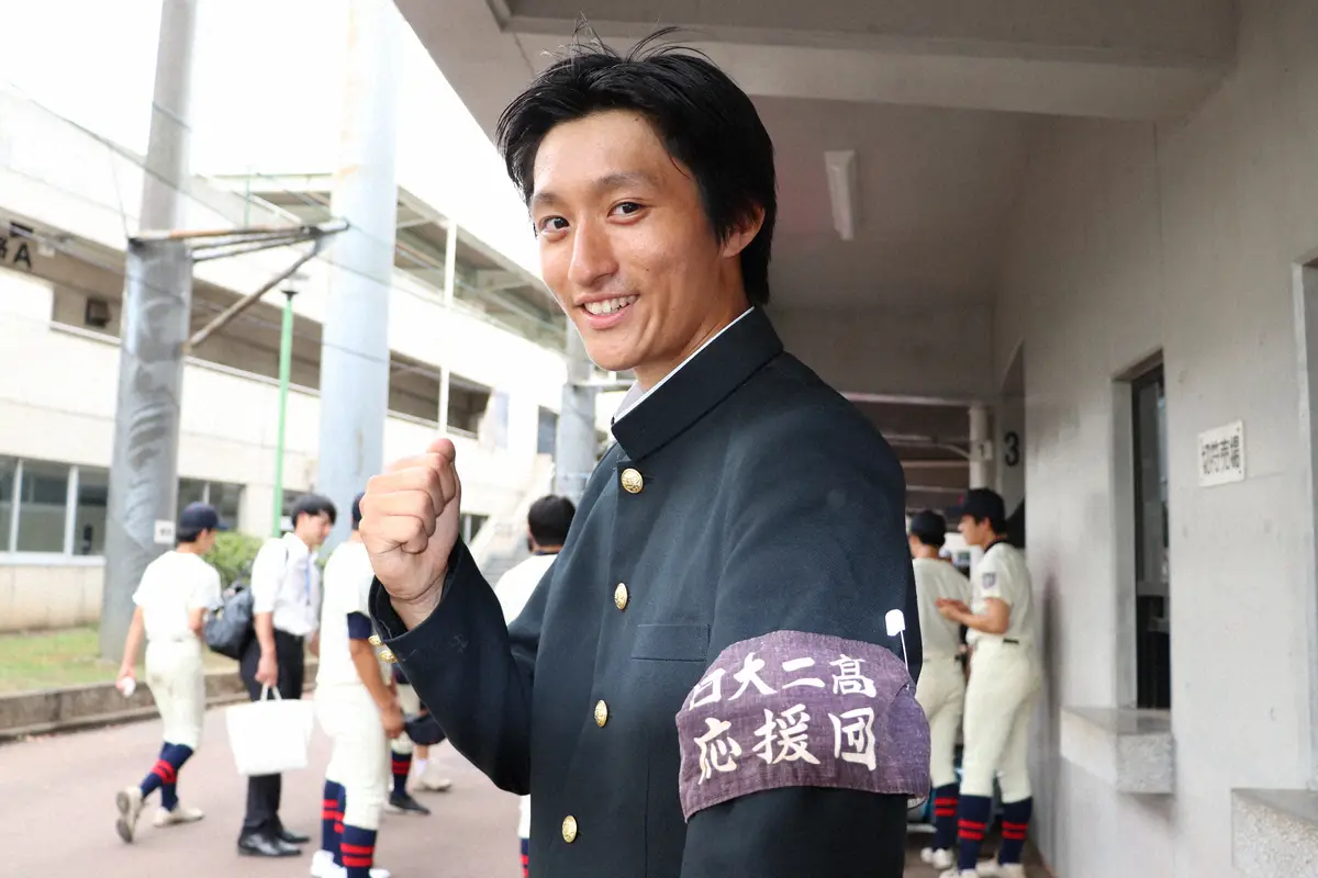 【画像・写真】日大二の42年ぶりの応援団長を務める野球部員・松沢百之介（2年）（撮影・松尾知香）