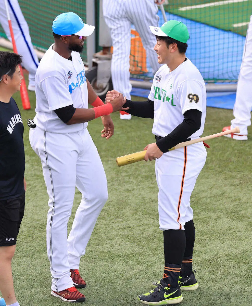 【画像・写真】【球宴】巨人・岡本和真が「勉強になります」と感心したまさかの選手　「本当に凄い」と興味津々