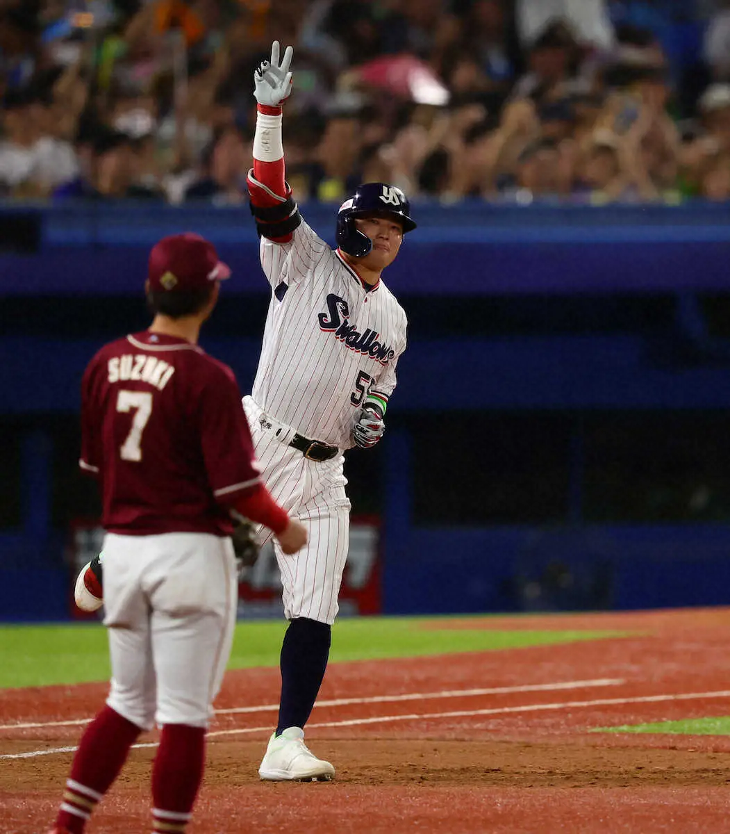 【画像・写真】全セ・ヤクルトの村上が2戦連発　本拠地の神宮で確信歩き　球団では07年ラミレス以来17年ぶり