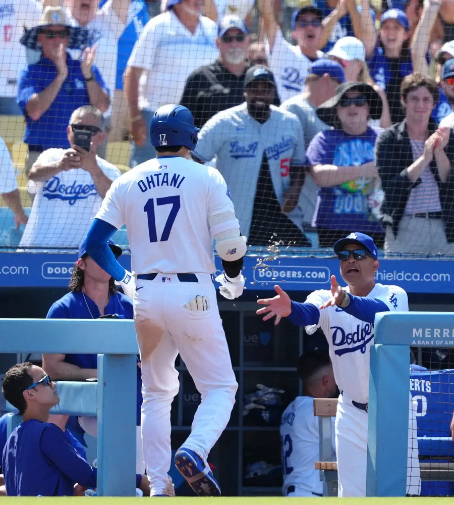 【画像・写真】大谷翔平が日米通算250号！豪快31号アーチでカーショー復帰戦祝う　指揮官が“代役”でヒマワリの種