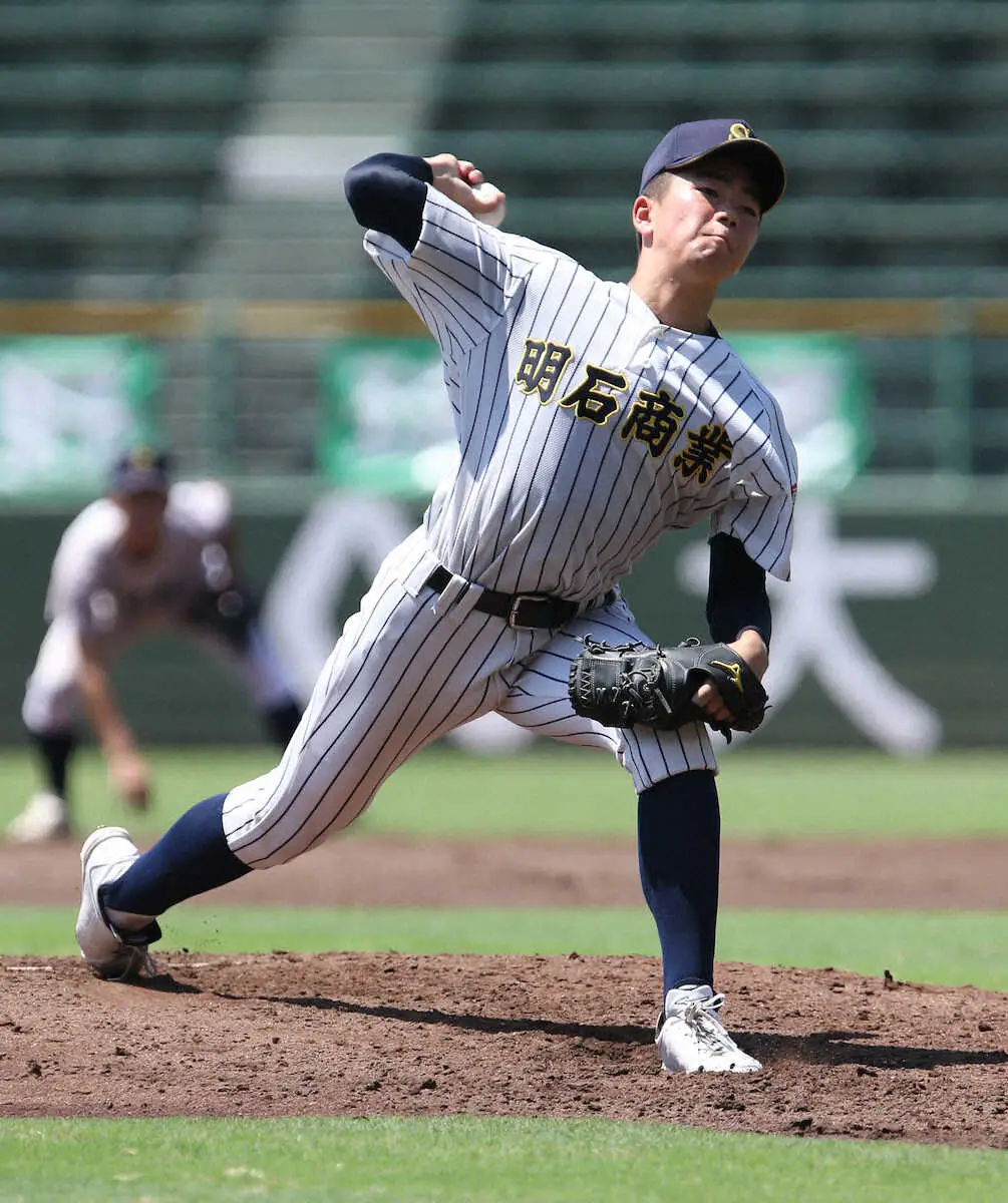 【画像・写真】【高校野球】報徳学園が6年ぶり16度目の甲子園出場　今秋ドラフト上位候補の今朝丸裕喜が完封