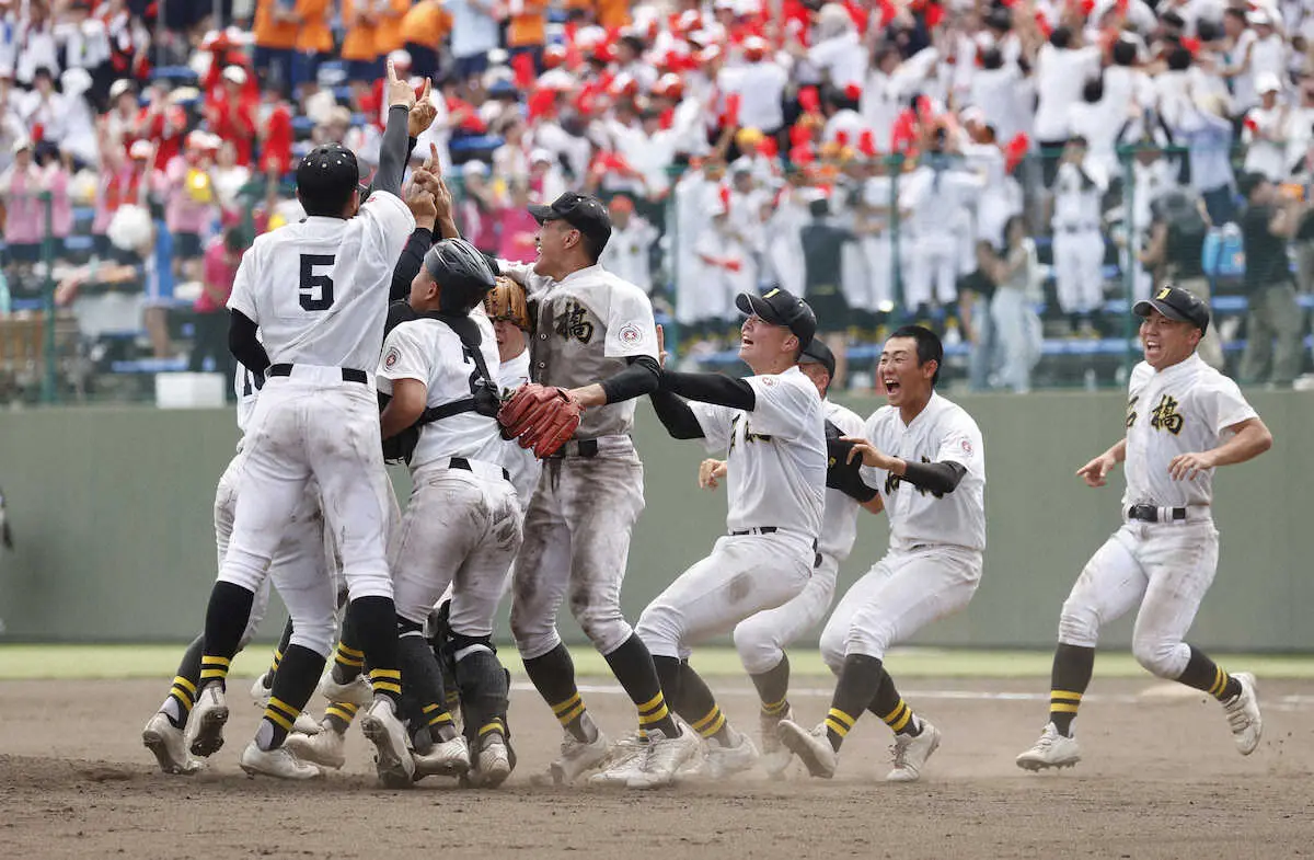 【画像・写真】【高校野球】進学校の定め？　創立100周年で初の夏甲子園決めた石橋　翌日はさっそく模試が待つ