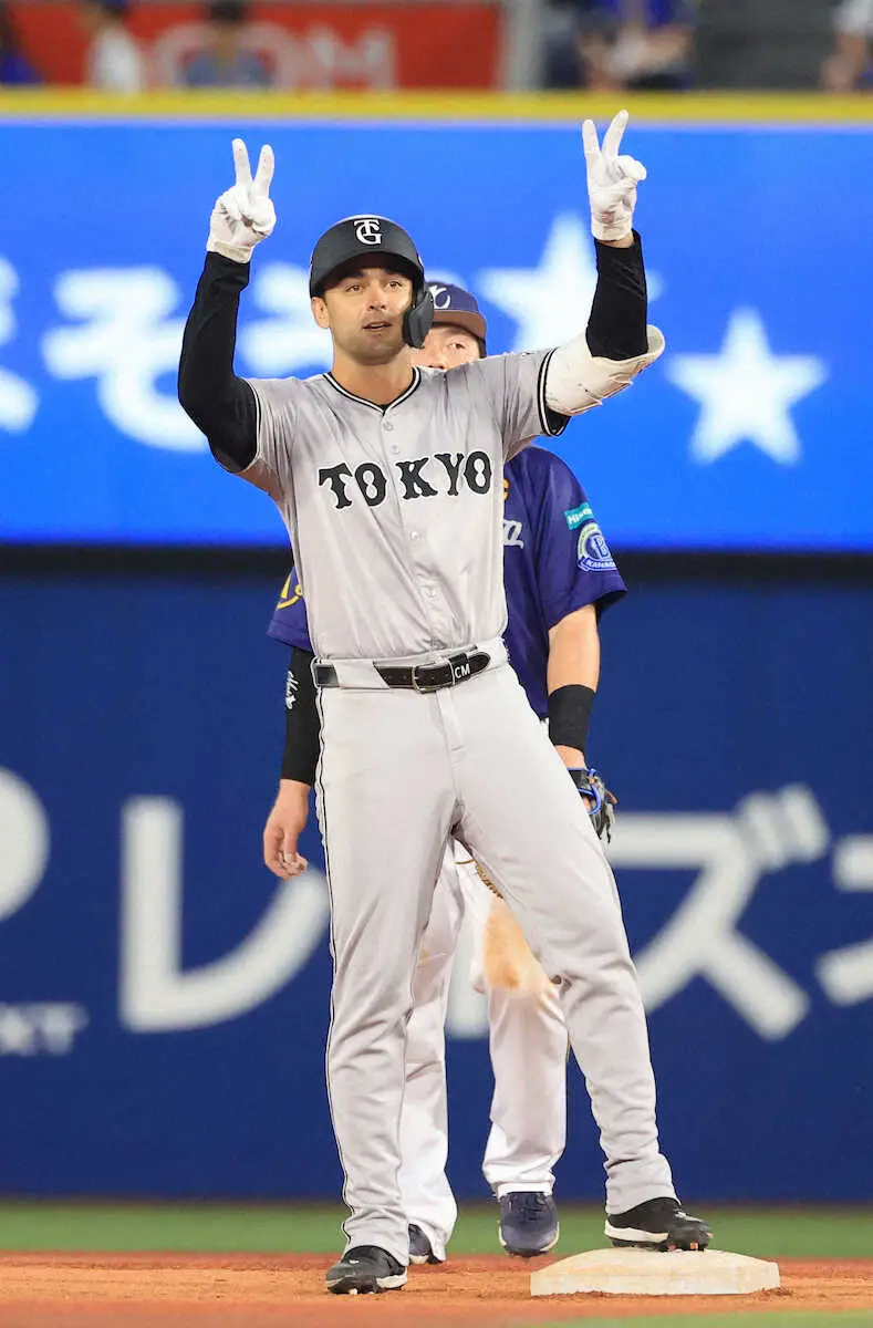 【画像・写真】巨人新外国人のモンテス　2点二塁打で来日初打点　ヘルナンデスも2打点