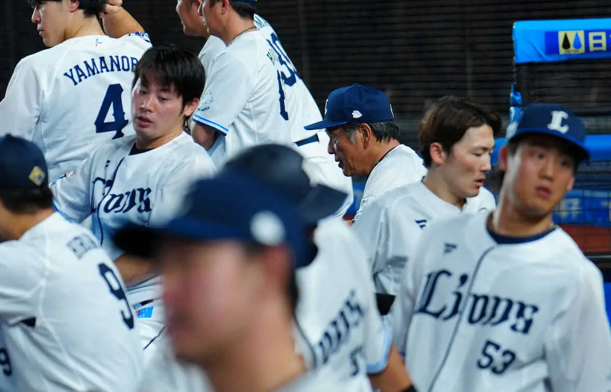 【画像・写真】西武・ロッテ戦開幕13連敗でプロ野球ワーストタイ記録　青山3被弾で4回4失点「勝負焦ってしまった」