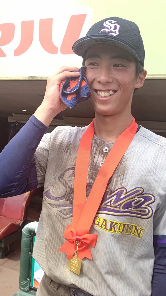 【画像・写真】【高校野球】聖和学園・斎藤佑樹「自分の個性を出して」甲子園では“ハンカチ”でなくタオルで勝負
