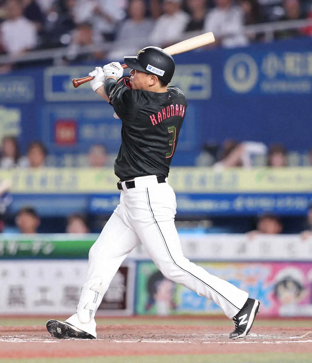 【画像・写真】ロッテ・角中が先制2ラン　復帰した朗希に「ちょっと球おせーな」