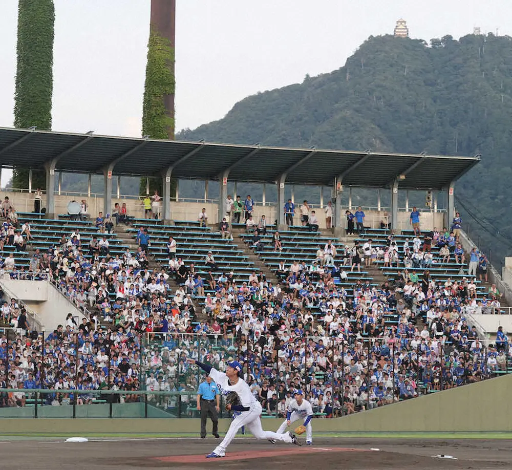 【画像・写真】中日・高橋宏が初回にいきなりDeNA打線に先制を許す