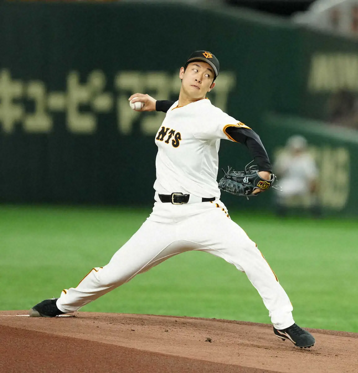 【画像・写真】首位攻防戦で痛恨！　防御率1点台の巨人・山崎伊織が今季ワースト5失点で降板　後半戦初勝利ならず