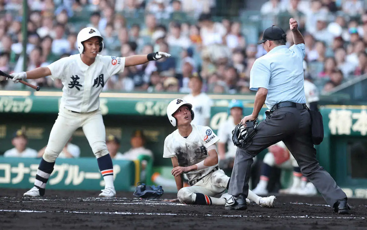 【画像・写真】【甲子園】英明が痛恨のダブルスチール失敗…センバツ王者相手に一歩も引かず