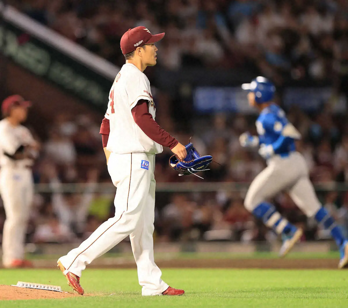 【画像・写真】楽天・則本まさか…延長10回に満塁弾浴びるも今江監督「仕方ない」