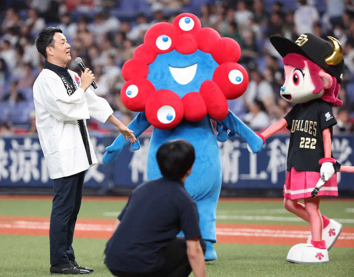 【画像・写真】横山英幸大阪市長がオリックス―西武で始球式　骨折の小池都知事を気遣う「1日も早い回復を」