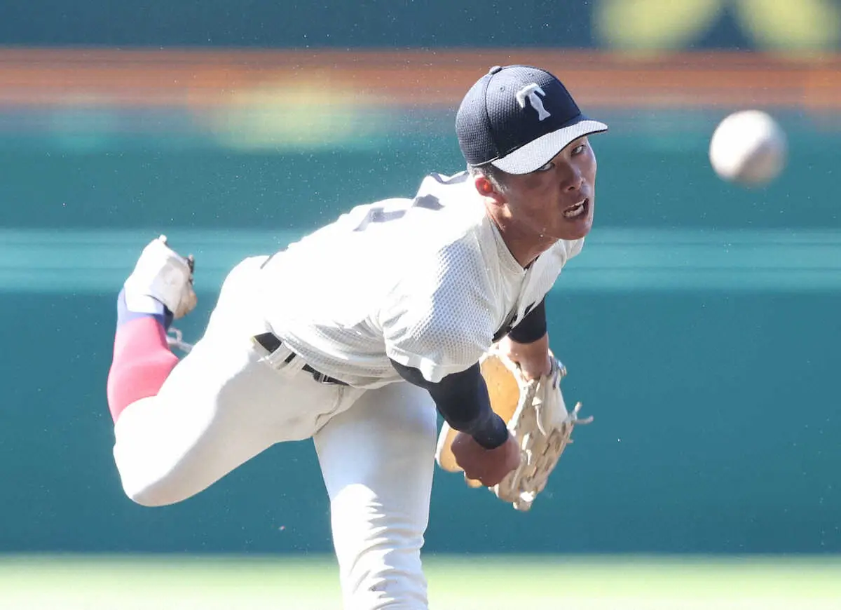 【画像・写真】【甲子園】大阪桐蔭・中野大「虎」が甲子園で輝いた　2年生右腕が完封一番乗り「自分一人で…」