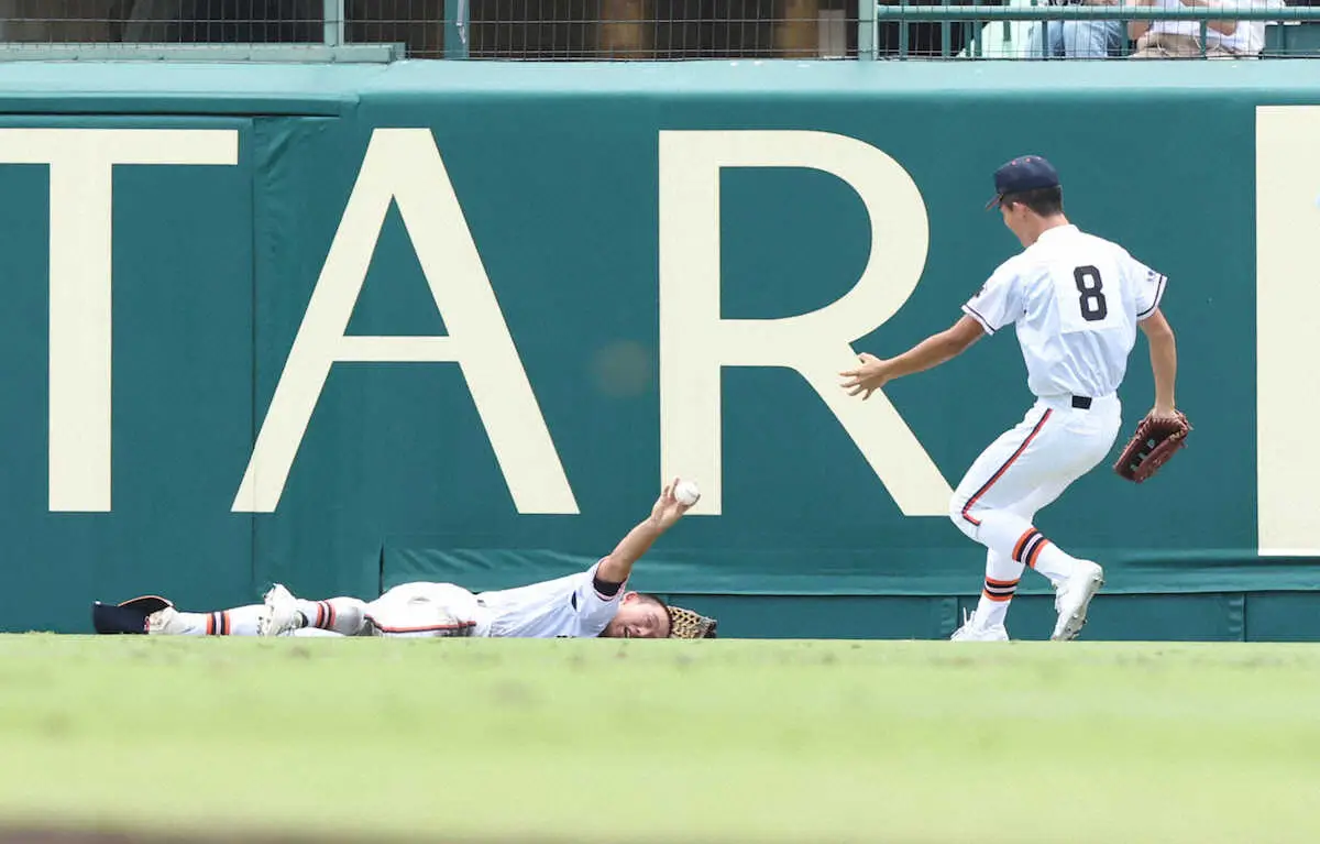 【画像・写真】【甲子園】「守備力ハンパない！」木更津総合の左翼手・山口がスーパーキャッチ　聖地沸かせる