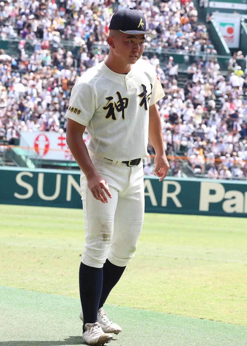 【画像・写真】【甲子園】神村学園の強打者・正林「流れを止めないように…」足つるもテーピング施し出場　4打数無安打