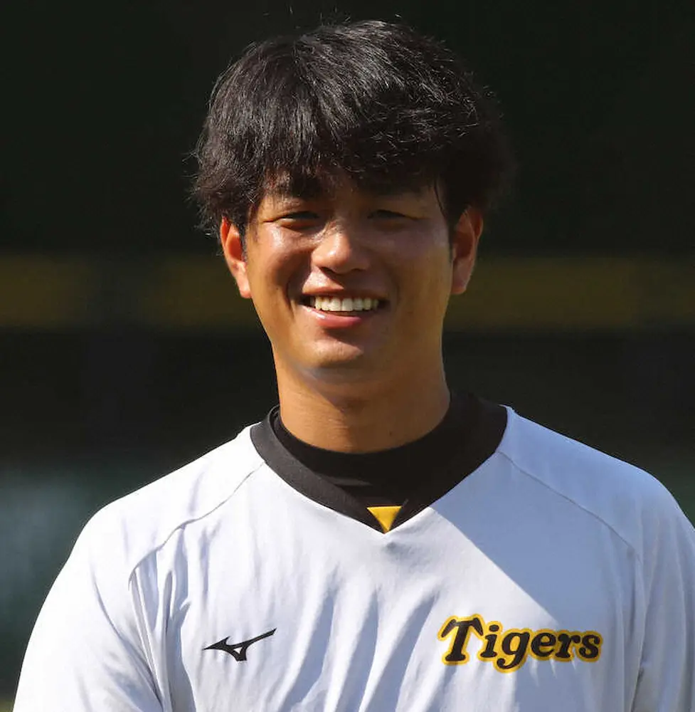 【画像・写真】11日先発の阪神・高橋「いつも通り変わらず」才木も囲み取材に“潜入”「今日の晩ご飯は？」