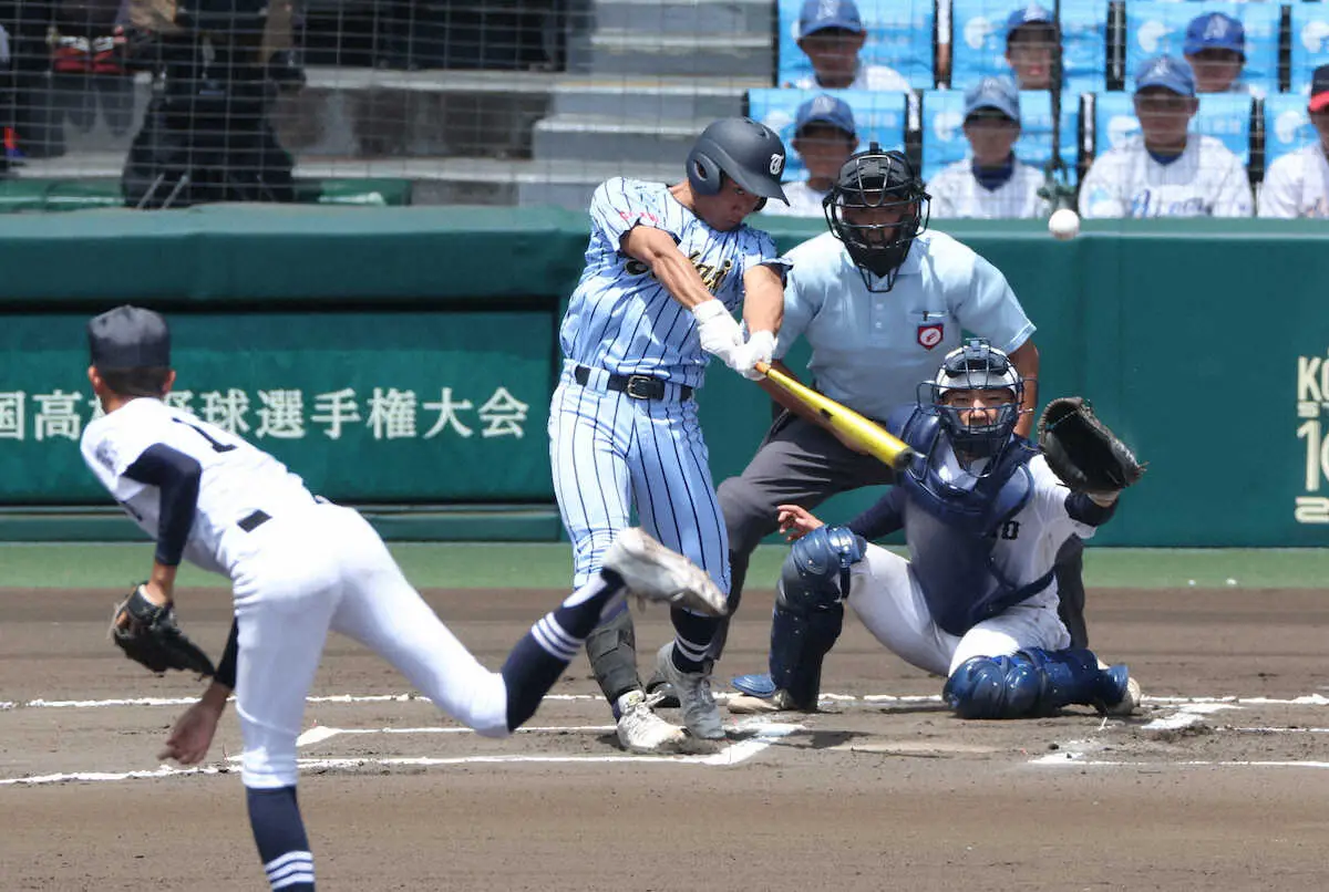 【画像・写真】【甲子園】東海大相模が6回に追加点　7番・和田が左中間適時二塁打