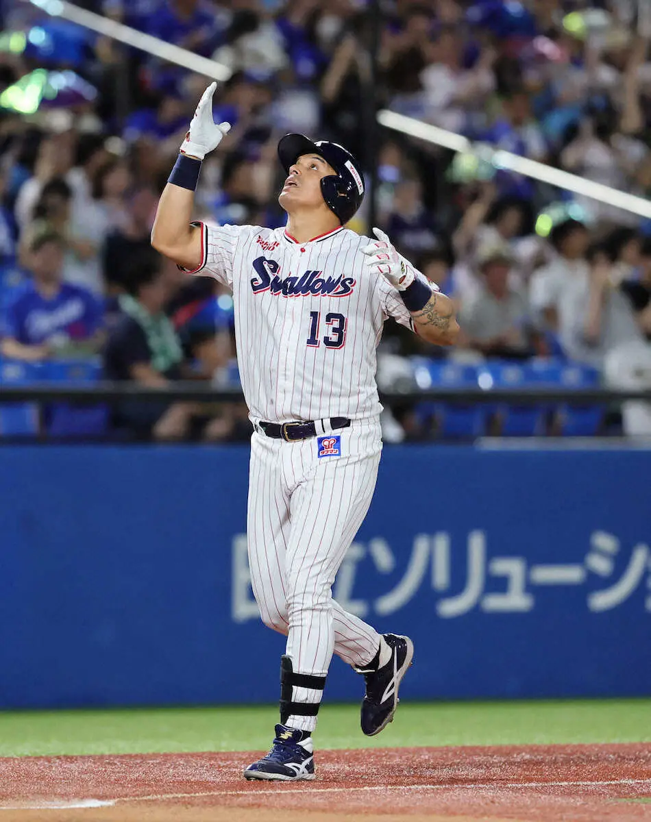 【画像・写真】ヤクルト　オスナが豪快勝ち越し3ラン　19試合ぶりの一発で先発サイスニードを強力援護