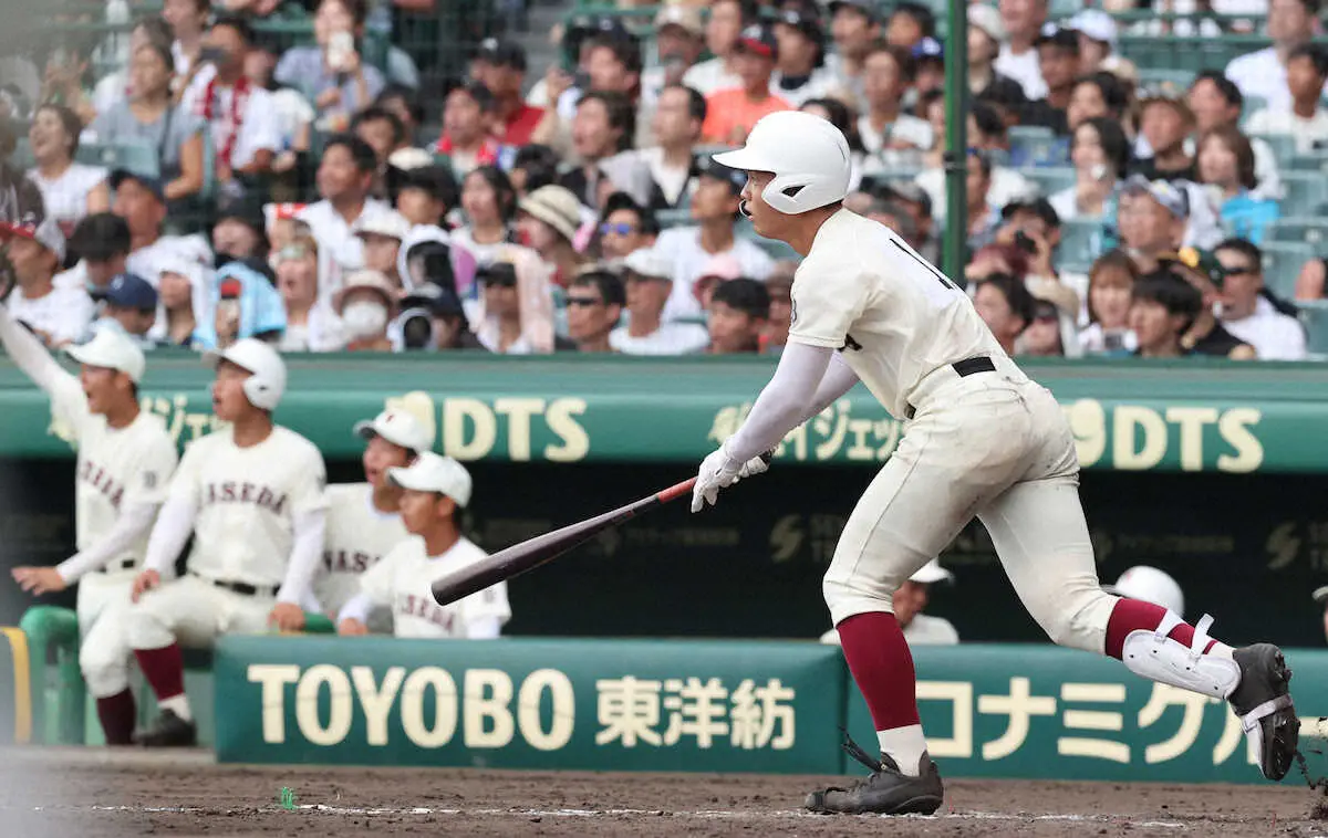 【画像・写真】早実劇的サヨナラ16強！　延長10回、手負いの2年生エース中村が決めた　30年ぶり完封＆サヨナラ打