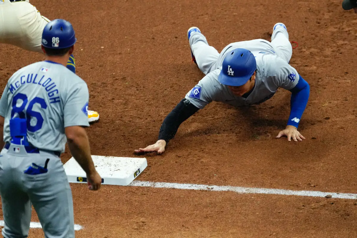 【画像・写真】珍しい「ノー手袋」大谷翔平にネットひやひや「ケガに気を付けて」「帰塁する時手から戻るから怖かった」