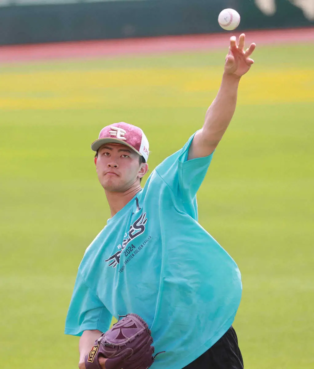 【画像・写真】楽天・古謝が台風の影響で中止となった本拠地で、17日の西武戦に向けて調整