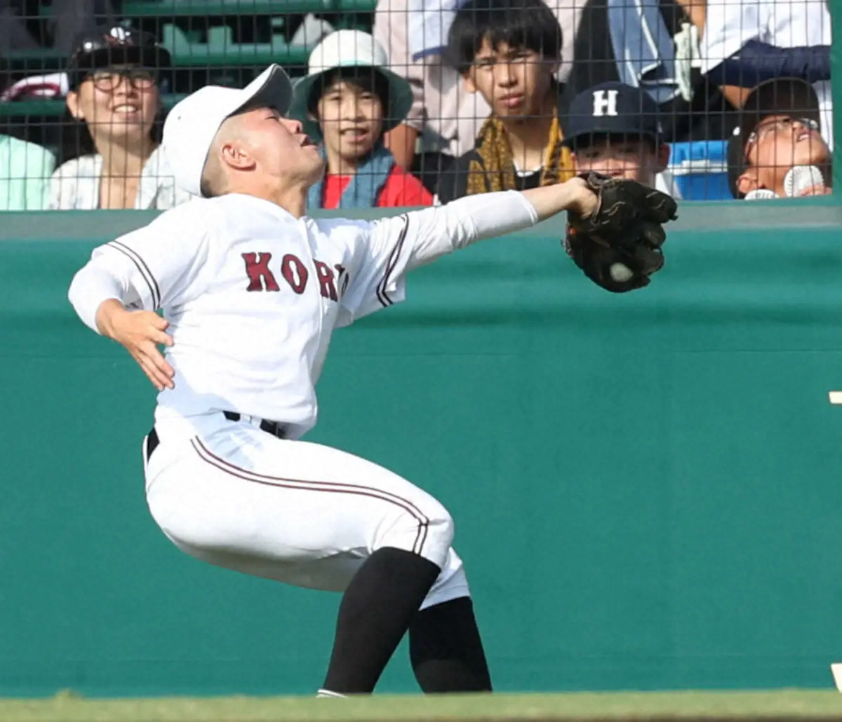 【画像・写真】【甲子園】広陵の右翼・田村　初回先頭の打球を音に惑わされず一直線で好捕