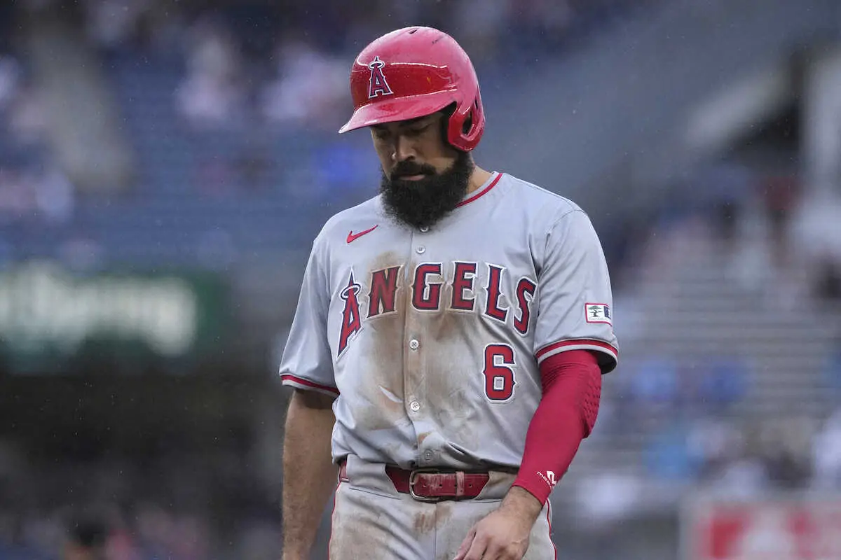 【画像・写真】エンゼルス・レンドンが右肘に死球受け負傷交代　度重なる故障にファン「いつも通り」