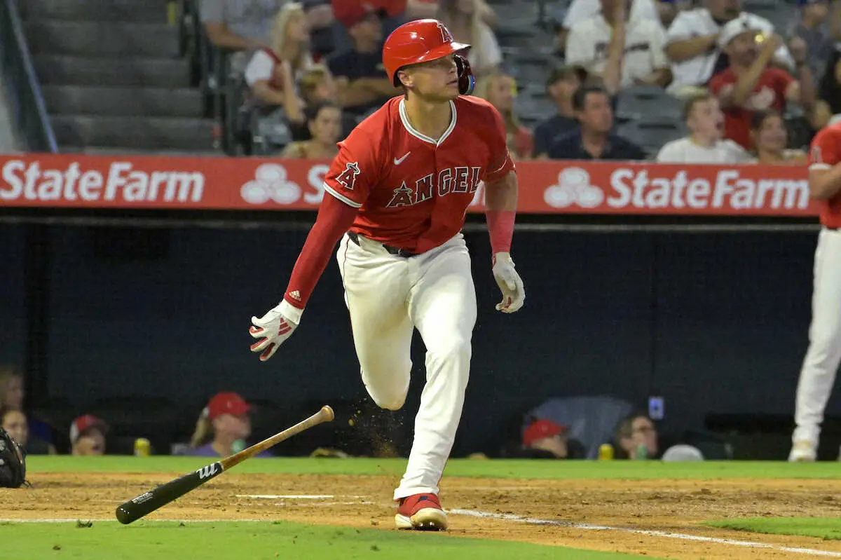 【画像・写真】エンゼルス・オハピー8試合ぶり安打が起死回生の同点2ラン　プロテクターに描かれたイラストは…