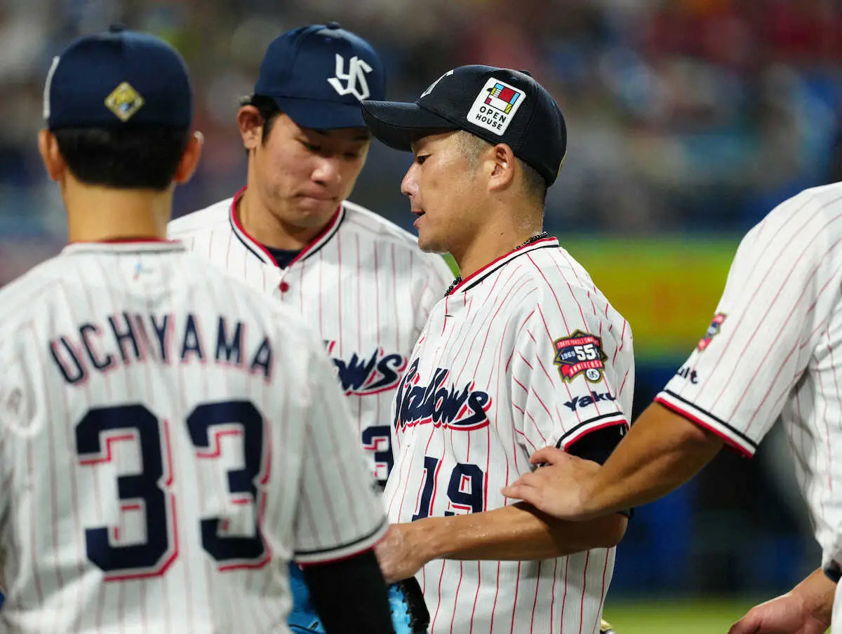 【画像・写真】ヤクルト44歳・石川雅規　4回持たず今季ワースト6失点KO…今季初神宮で歴代最多記録かかるもガックリ