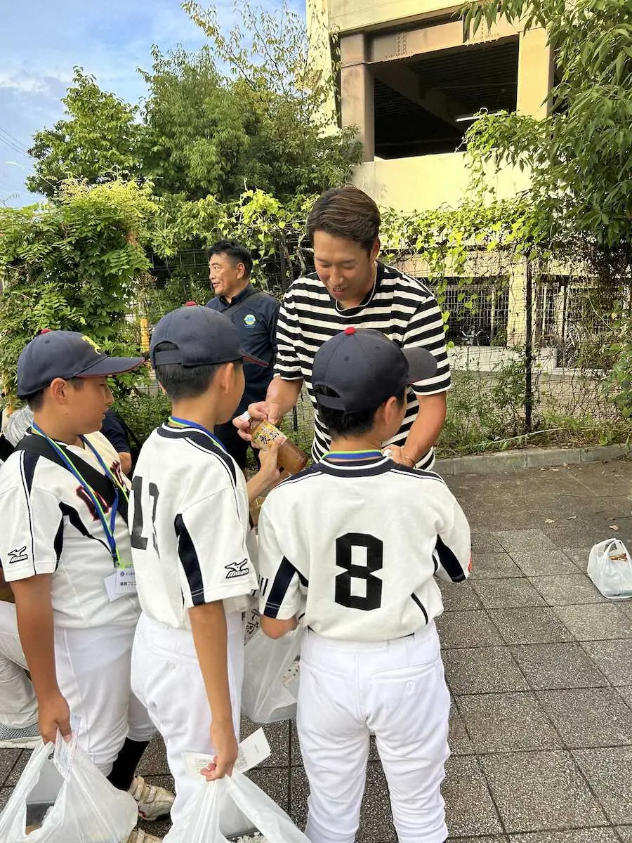 【画像・写真】元阪神の西田直斗氏「記憶に残るものを」所属のライオンズクラブが被災地の子どもたちを招待