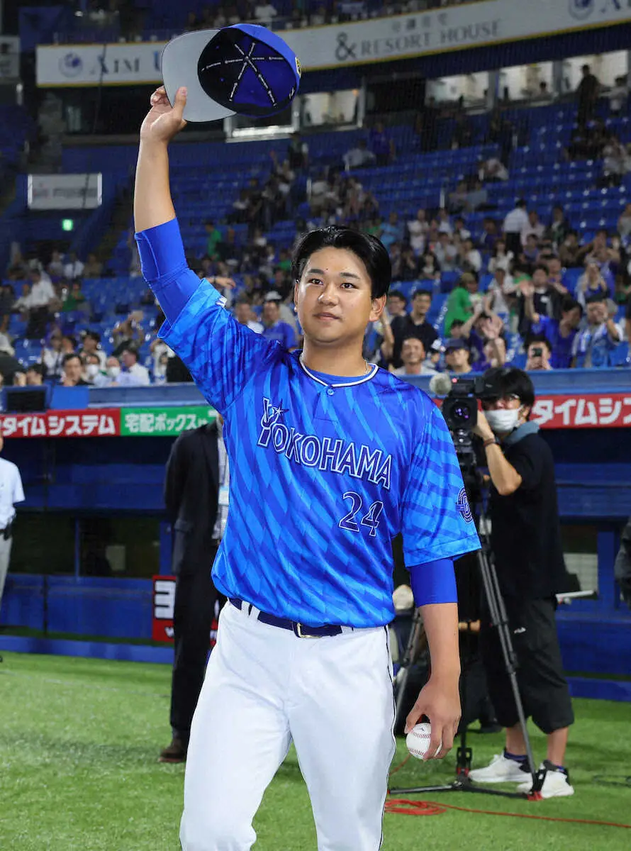 【画像・写真】＜ヤ・D＞プロ初勝利の吉野はファンの歓声に応える（撮影・尾崎　有希）
