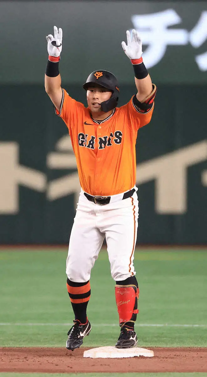 【画像・写真】巨人・浅野翔吾が初2番でプロ初の猛打賞　初回に先制2号ソロ、5回に二塁打、6回に適時打で達成