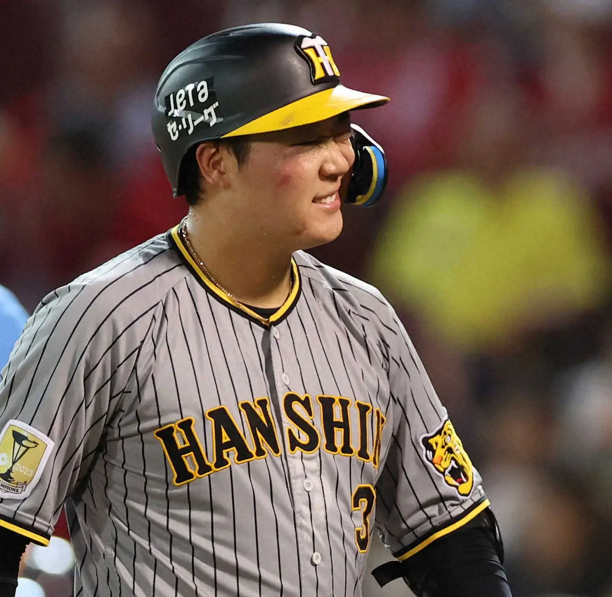 【画像・写真】阪神・大山イタッ！カットしたワンバウンド打球が顔面直撃　9回出塁への執念見せるも、粘り実らず悔し敗戦