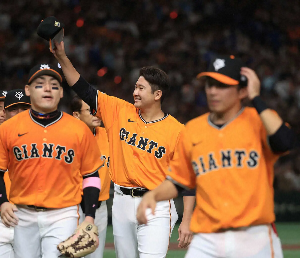 【画像・写真】巨人・菅野智之　両リーグトップ12勝目　坂本弾に興奮してガラガラ声も「声を治して来週も頑張ります！」