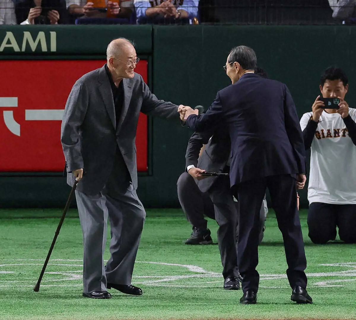 【画像・写真】張本勲氏　手術した腰の状態について「もう治りました」“サンモニ”振り返り「ずいぶん叩かれましたよ」