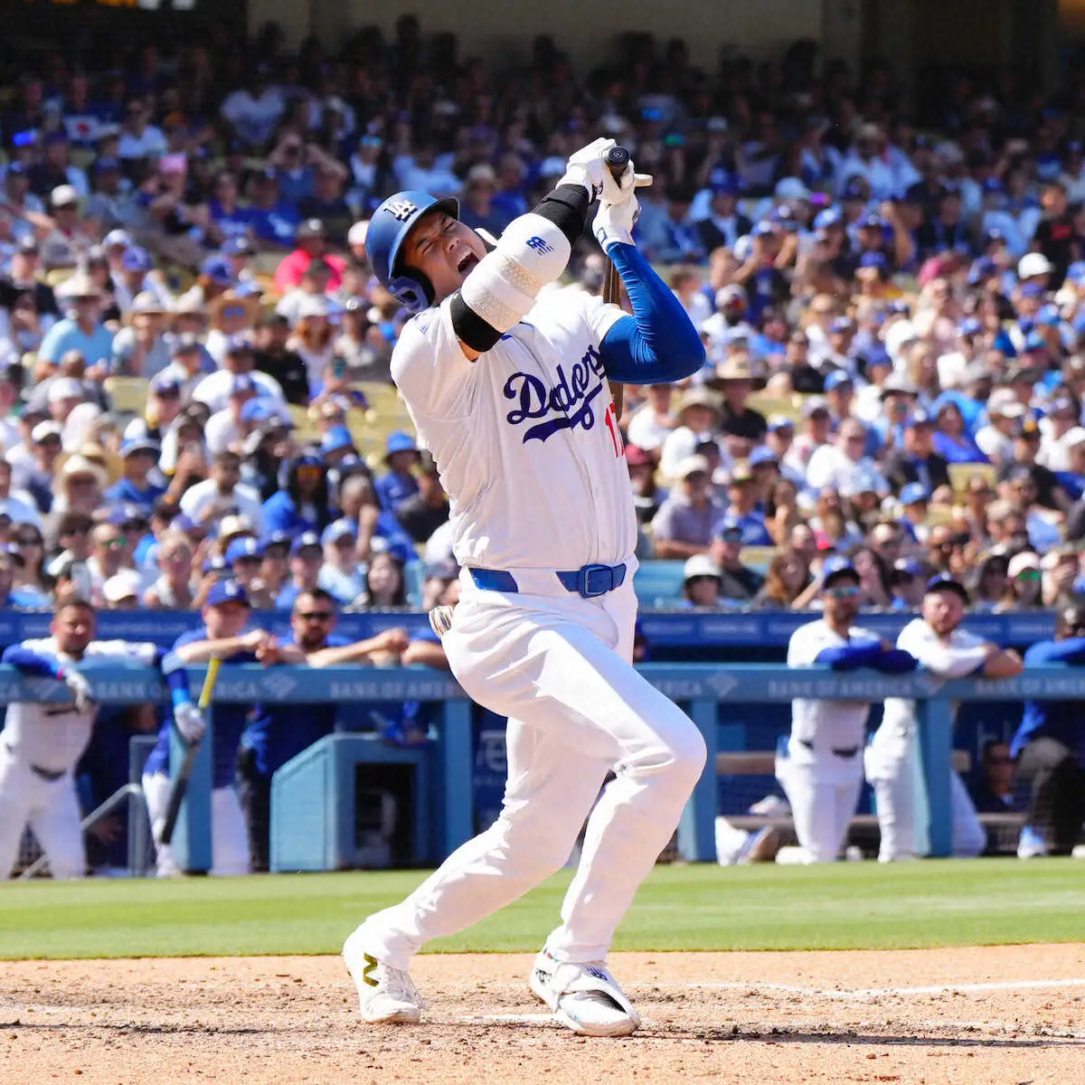 【画像・写真】ドジャース・大谷「痛い！」左手首に死球でヒヤリ！検査で異常なし
