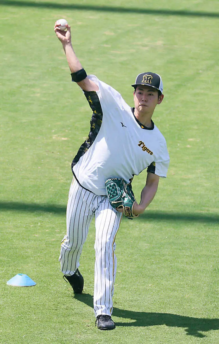 【画像・写真】阪神ドラ1・下村が術後初の屋外キャッチボール　トミージョン手術から復活へ一歩