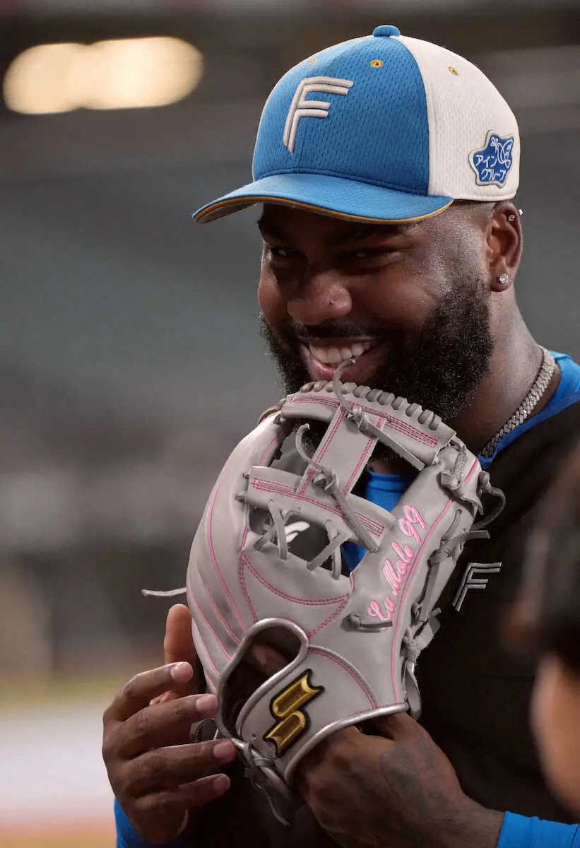 【画像・写真】日本ハム・レイエス激走生還！万波の左前適時打で勝ち越し　ファン大興奮でトレンド入り「爆走可愛い」