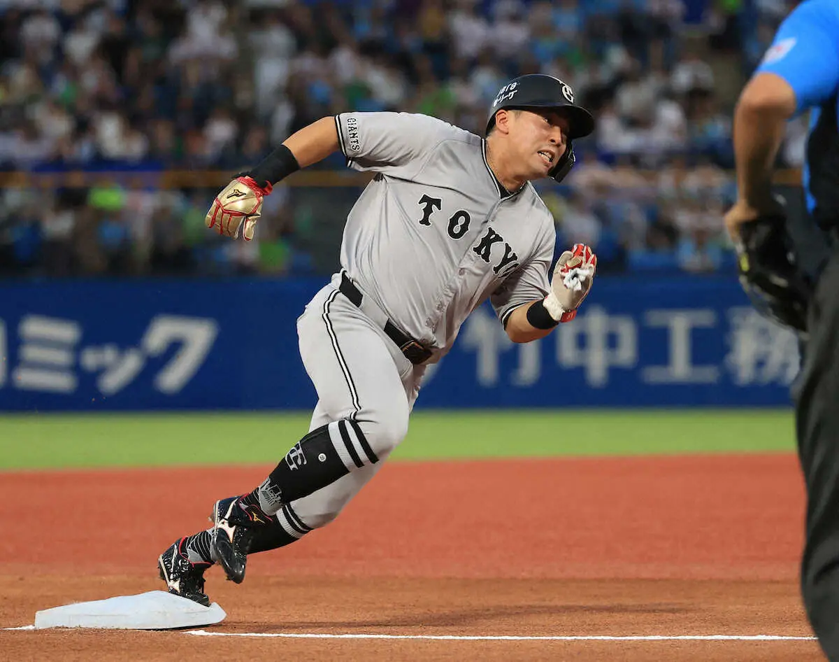 【画像・写真】巨人　逃げ切り勝ちで広島とゲーム差ゼロ再接近！　浅野プロ初死球で打線着火、初回いきなり3得点