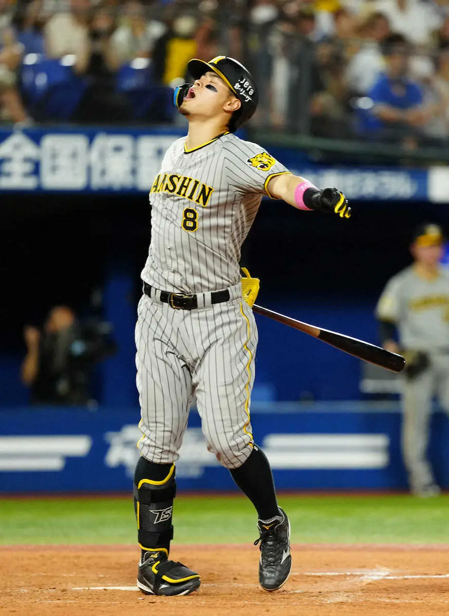 【画像・写真】阪神・佐藤輝　大打者の勲章、新人から4年連続100三振　好機で沈黙…連係ミス…28日は逆襲や