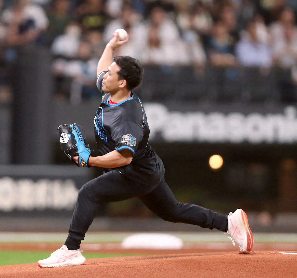 【画像・写真】パリ五輪男子柔道60キロ級銅メダルの永山　ワンバン始球式に「0点ですね。でも凄い特別感」