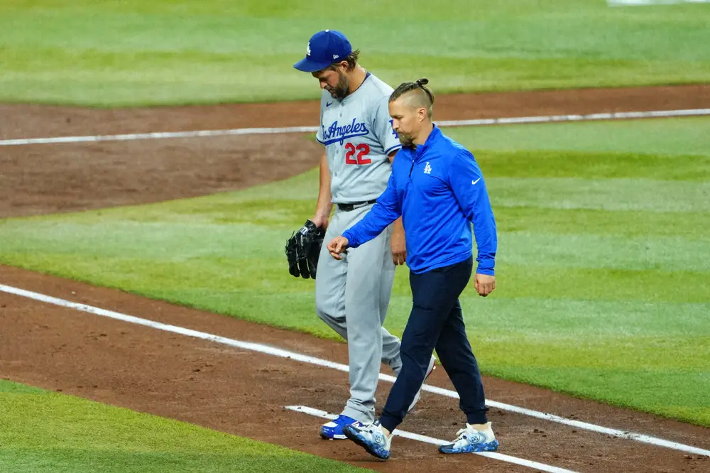 【画像・写真】また負傷者…ドジャース先発・カーショー今季最短2回途中3失点で緊急降板「左足親指の痛み」