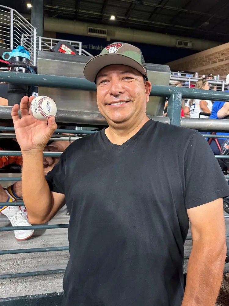 【画像・写真】まさかの偶然！大谷翔平44号ゲットした男性は元阪神助っ人と「親友」「彼も今日ここにいるはずだった…」